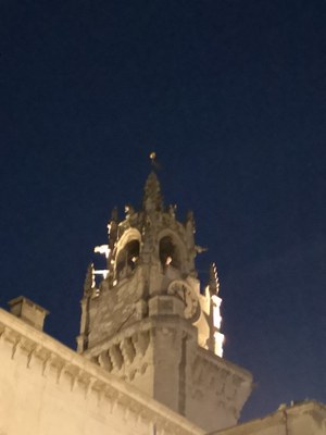 Avignone, la torre dell'orologio di notte