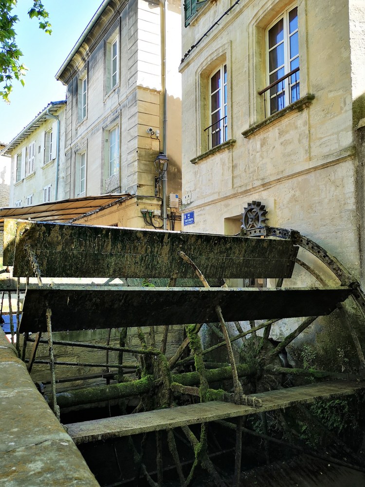 Avignone, ruota a pale sulla Sorgue