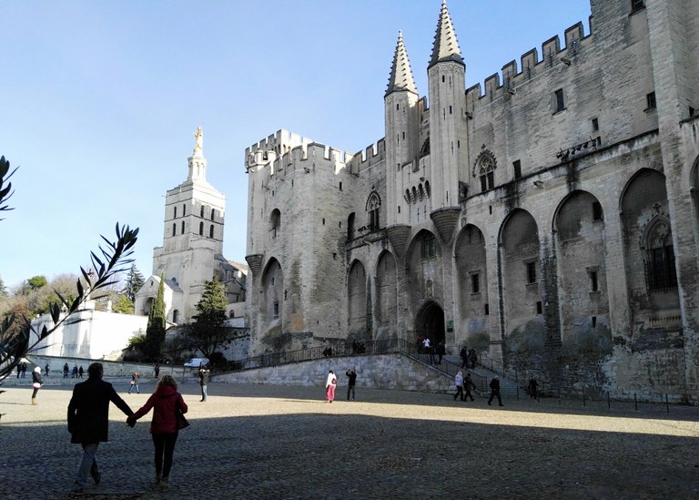 Avignone, verso il Palazzo dei papi