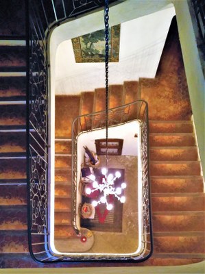 Bastide de l'Adrech, la scalinata con le antiche tomettes