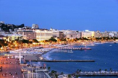 Cannes, il sole sulla Croisette © Kelagopian