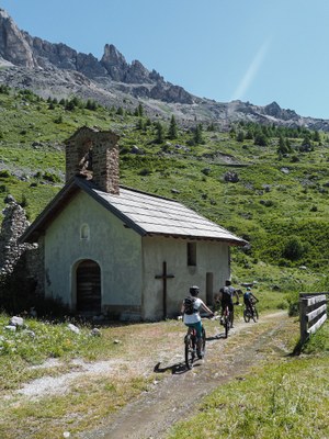 Col du Galibier, una chiesetta lungo il sentiero -  Photo OT Serre Chevalier Vallée – Briançon