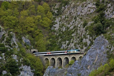 Ferrovia Cuneo-Ventimiglia-Nizza, Saorge, tra una galleria e l'altra © Federico Santagati