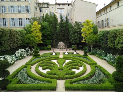 Hôtel de Caumont - Il giardino alla francese