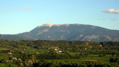 Il Mont Ventoux visto da Mirabel-aux-Baronnies.jpg