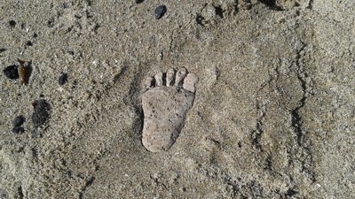Impronta di bambino sulla sabbia - DA SOSTITUIRE
