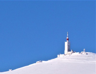 La cima del Mont Ventoux sotto la neve