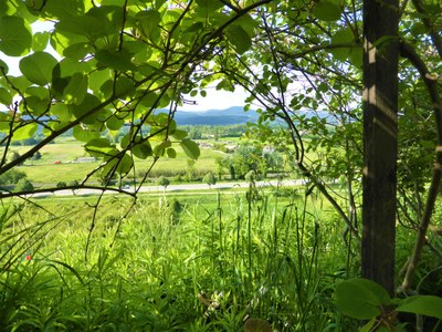 Lauris, Couleur Garance, valle della Durance vista dal giardino