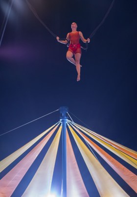 L'insegnante di trapezio del Cirque du Soleil © Michel JULIEN