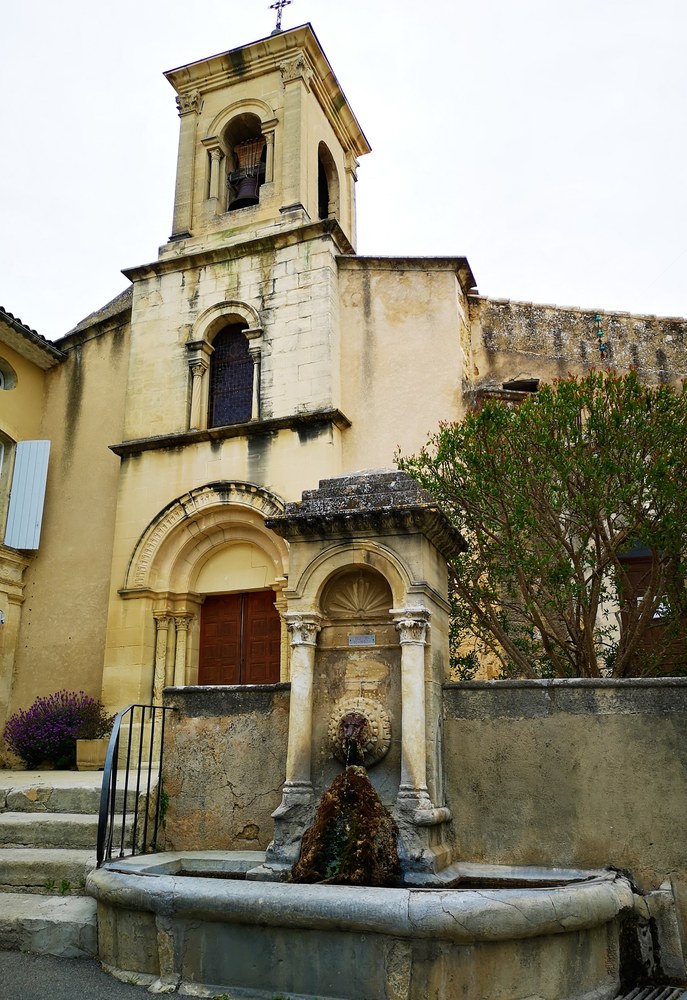 Lourmarin, chiesa di St-André e St-Trophime