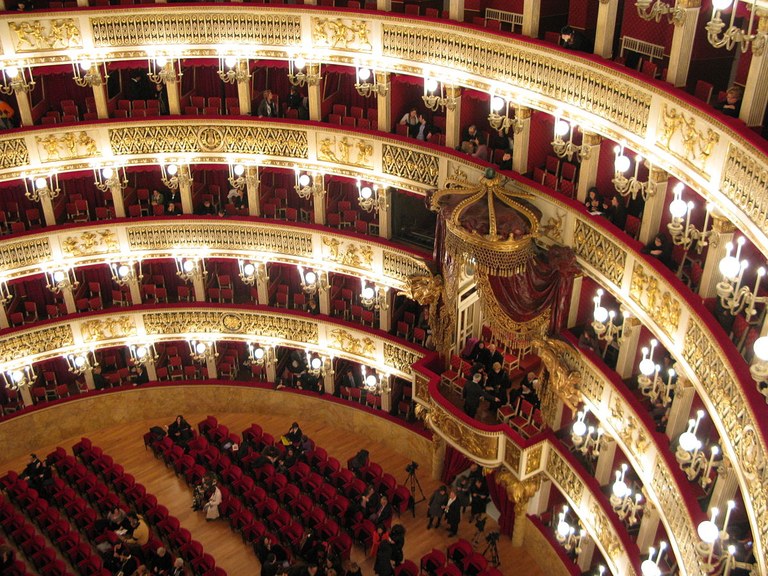 Napoli, interno del Teatro San Carlo