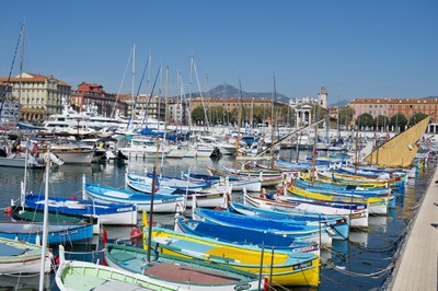 Nizza, barche colorate nel porto - Foto: © A. Issock, OTC Nice