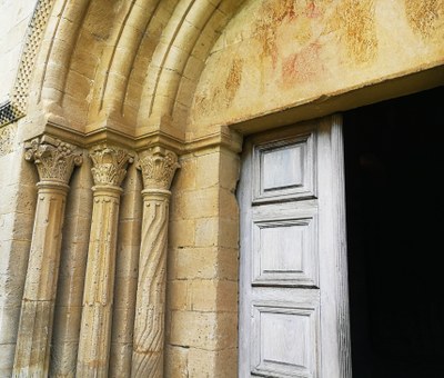 Priorato di Salagon, il portale della chiesa