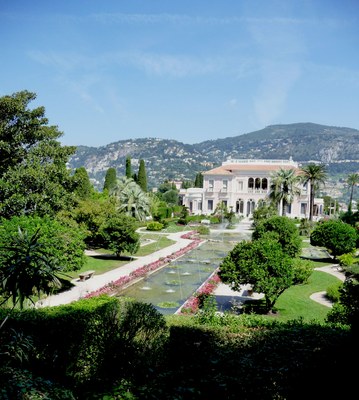 Saint-Jean-Cap-Ferrat, Villa Ephrussi de Rotschild e il giardino antistante