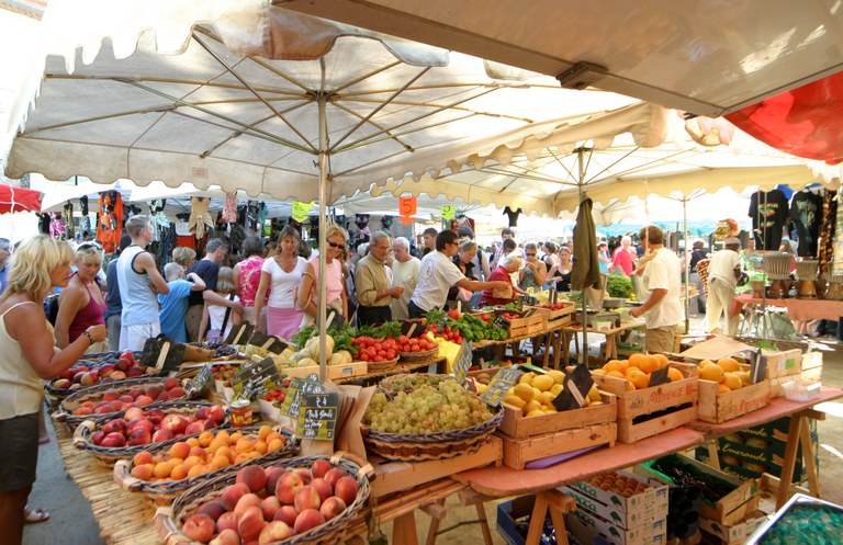 Saint-Tropez, il mercato © Jean-Louis Chaix
