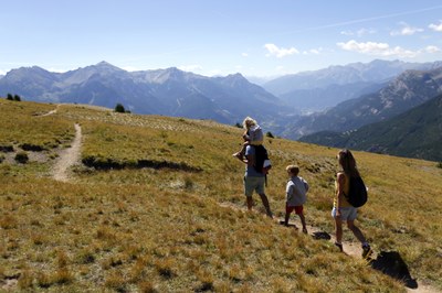 Serre Chevalier Vallée Briançon, una camminata in famiglia © Zoom
