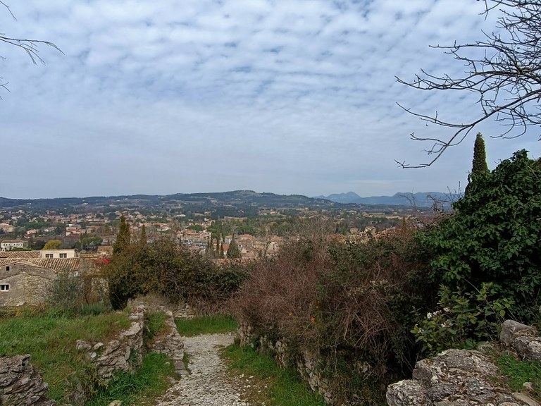 Vaison-la-Romaine, la città bassa vista dal castello