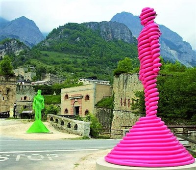 Viapac, I Giganti, di David Mach © Alpes-de-Haute-Provence Tourisme