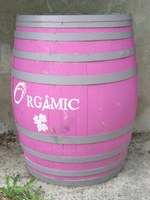 La botte davanti alla cave di Orgamic