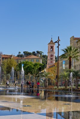 Nizza, promenade du Paillon con zampilli di acqua - Foto: © A. Issock, OTC Nice