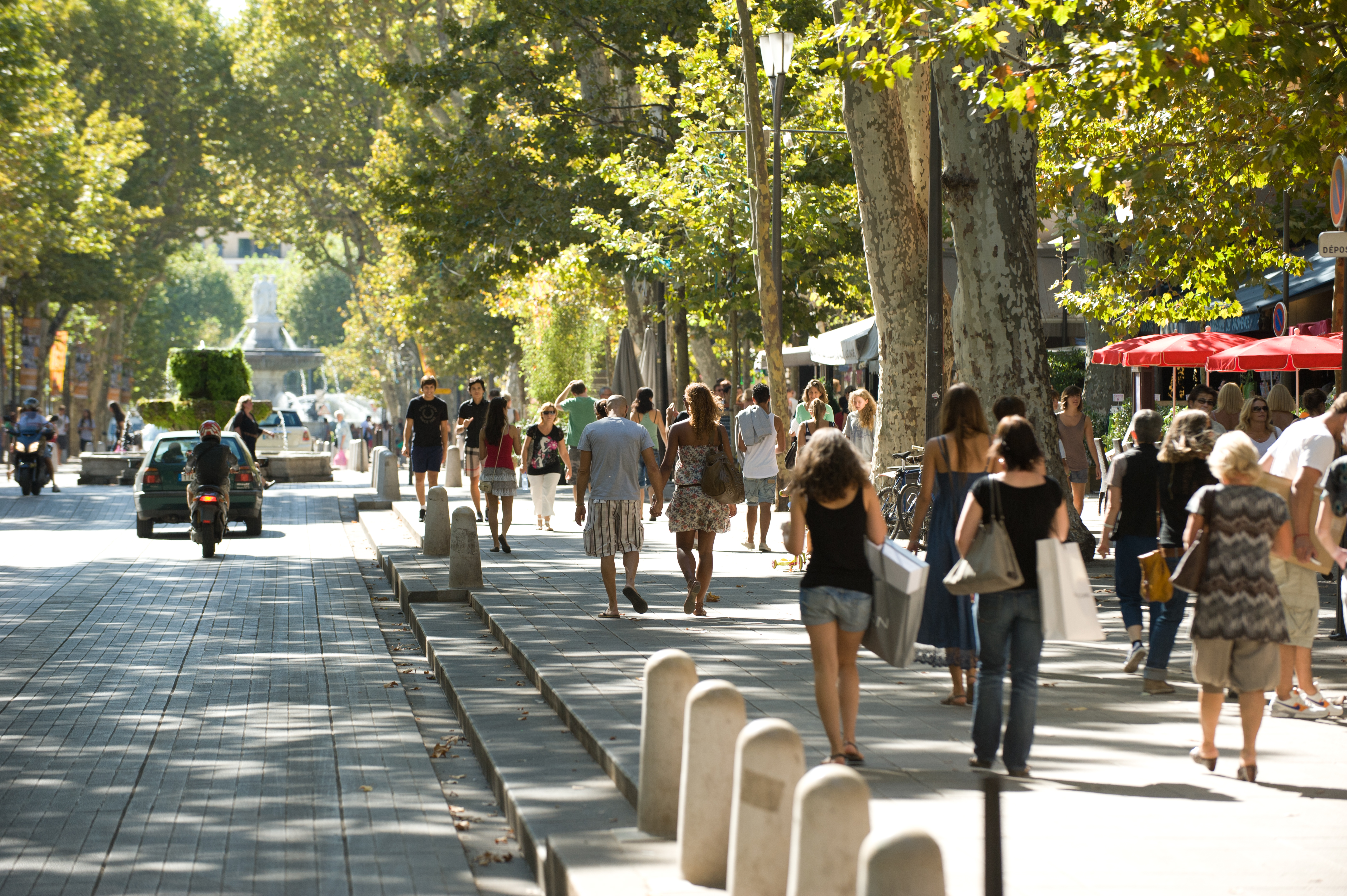 Aix-en-Provence, Cours Mirabeau © Cintas Flores