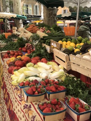 Aix-en-Provence, il mercato in piazza del Municipio © Sonia Gonzini