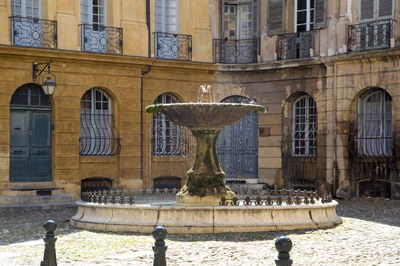 Aix-en-Provence, Place d'Albertas © S. Spiteri