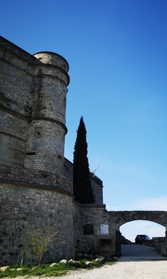 Arrivando allo Château du Barroux