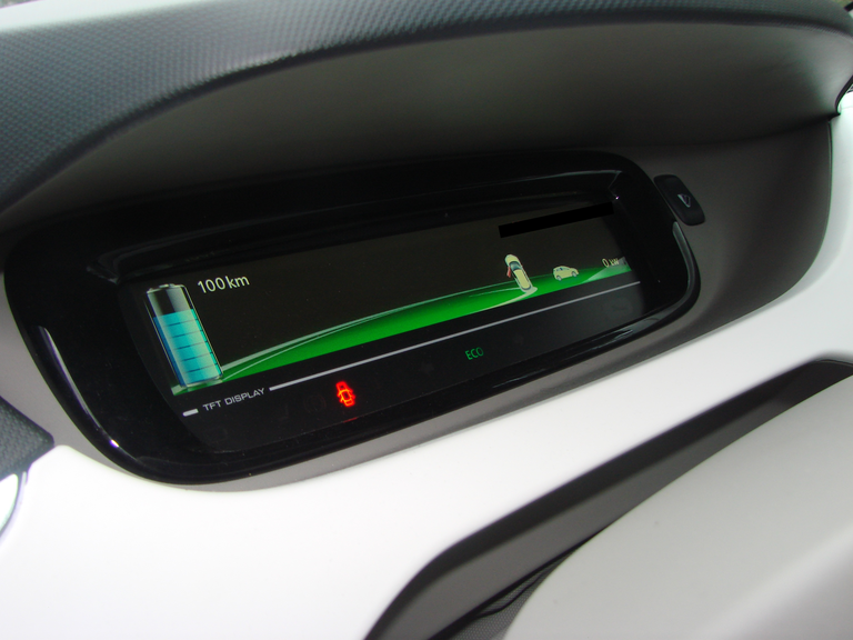 Auto elettrica, display