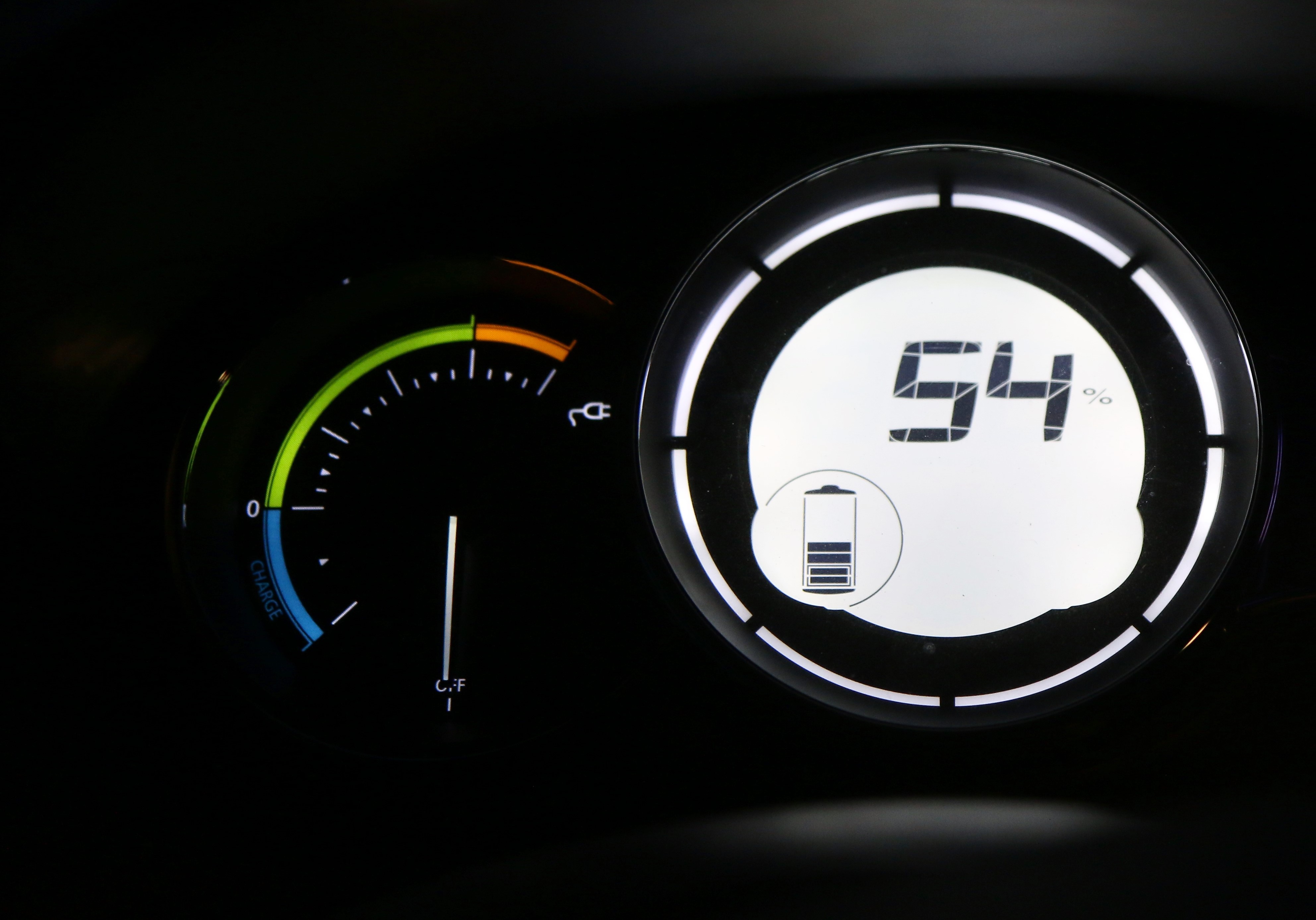Auto elettrica, indicatore del livello di carica.jpg