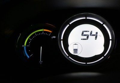 Auto elettrica, indicatore del livello di carica.jpg