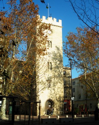 Avignone, la Tour Saint Jean in Place Pie