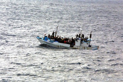 Barca carica di migranti