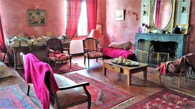 Bastide de l'Adrech, il salone rosso