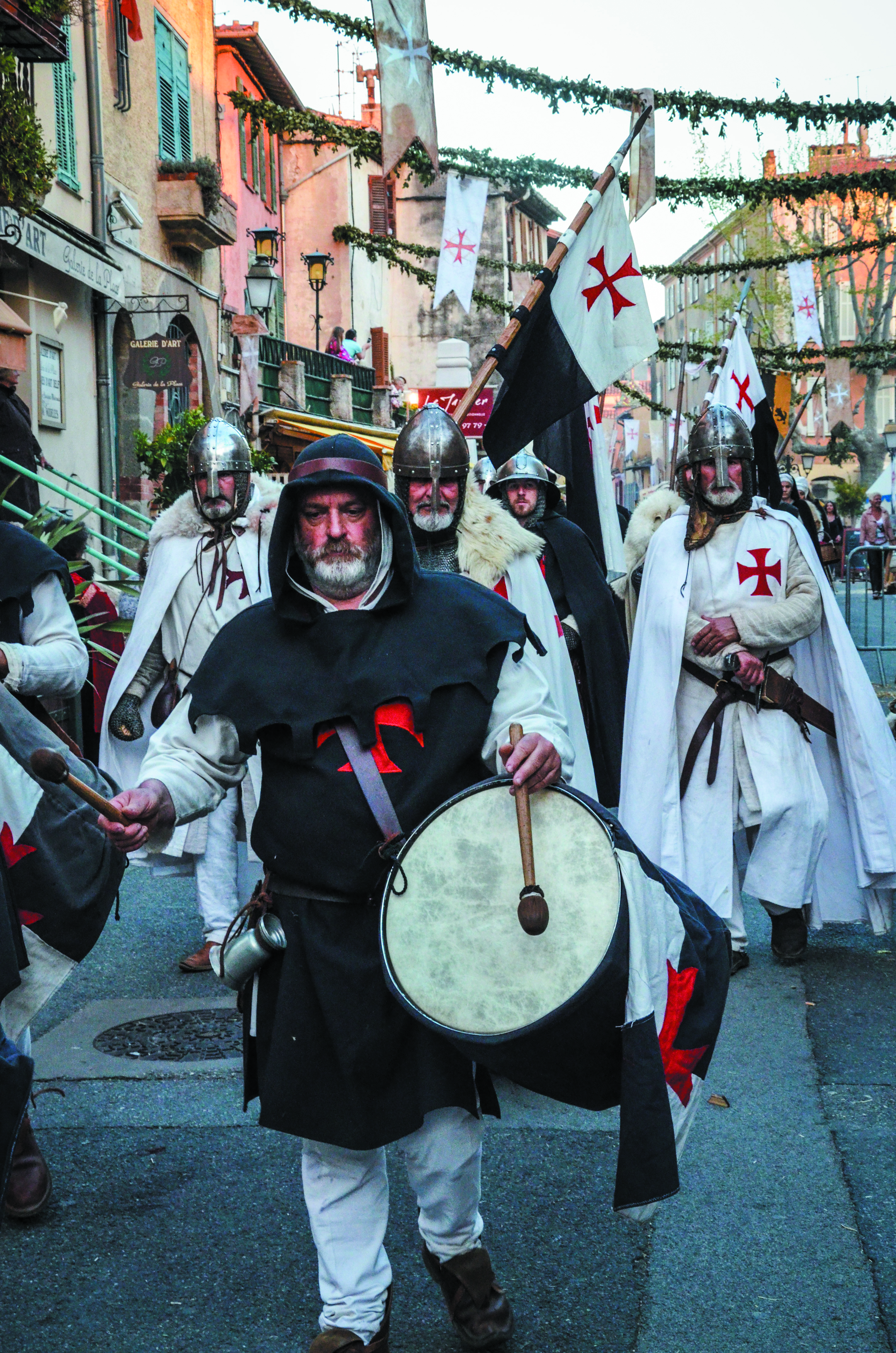 Biot, i Templari sfilano per le vie della città