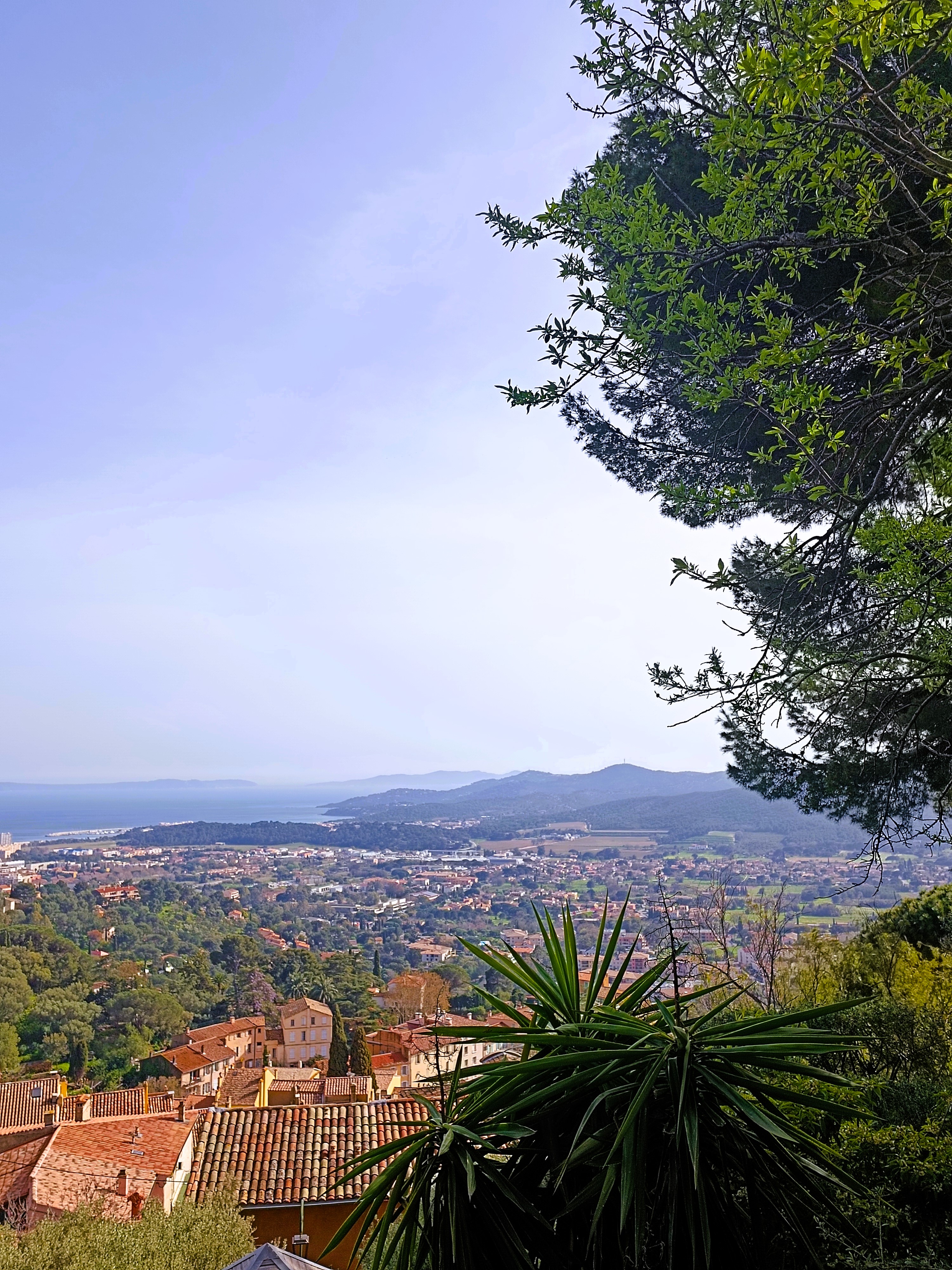 Bormes-les-Mimosas, la vista dalla spianata del castello
