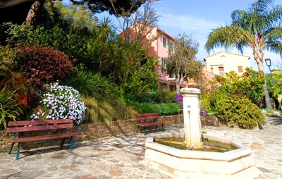 Bormes-les-Mimosas, una delle fontane del villaggio