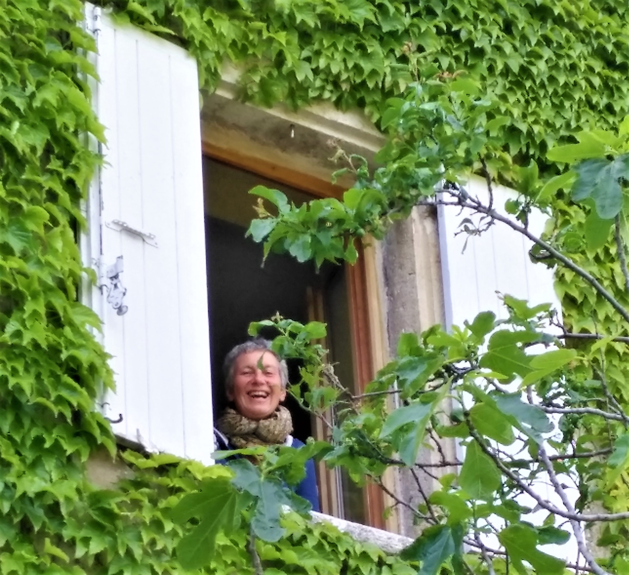 Brantes, Les Aventurières du Goût, Odile alla finestra