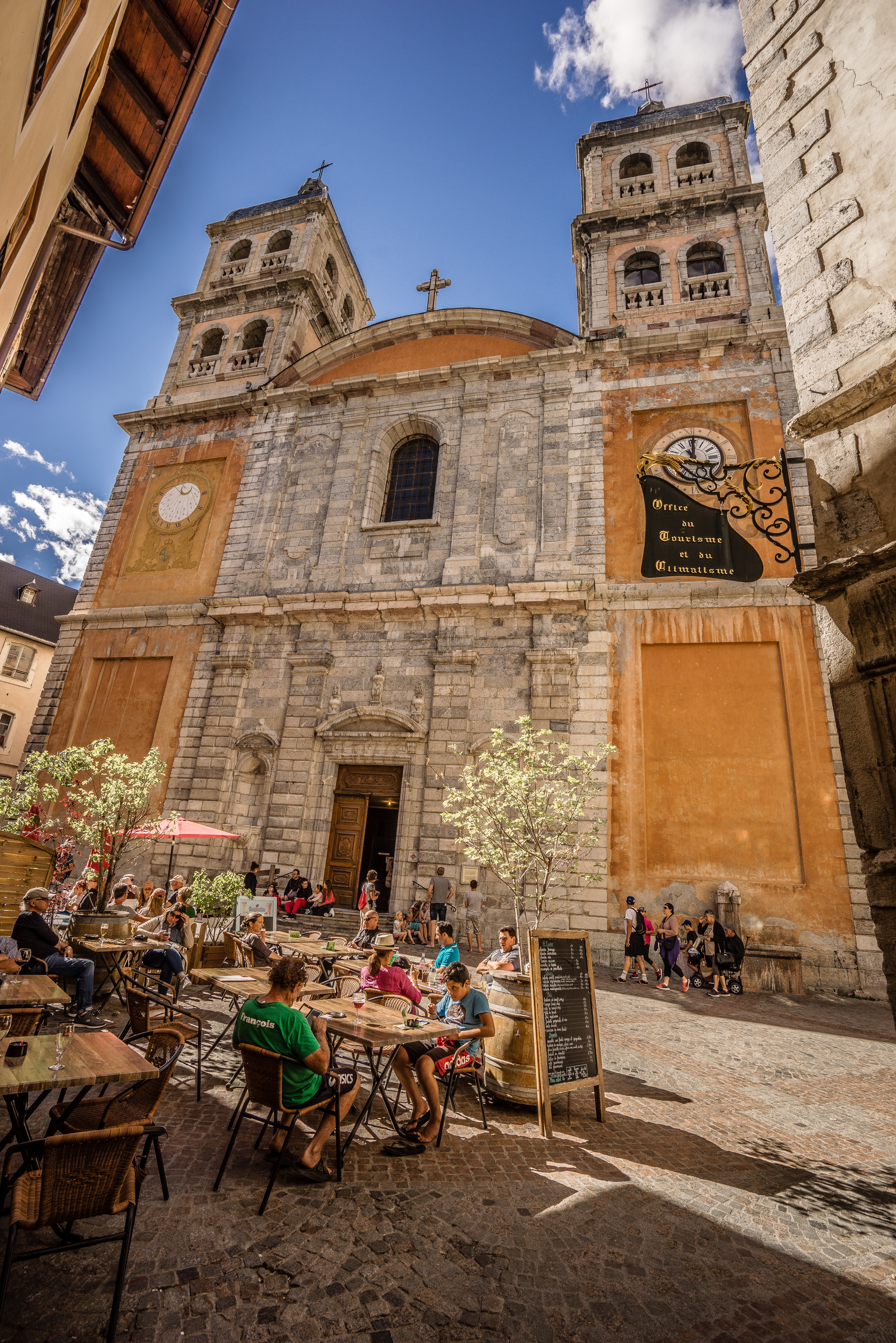 Briançon, la Collegiale e la piazza © Jonathan Dupieux