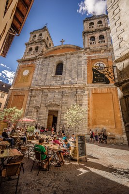 Briançon, la Collegiale e la piazza © Jonathan Dupieux