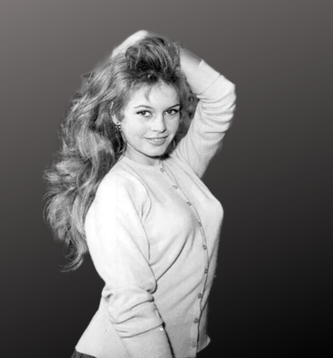 Brigitte Bardot, 1957.png