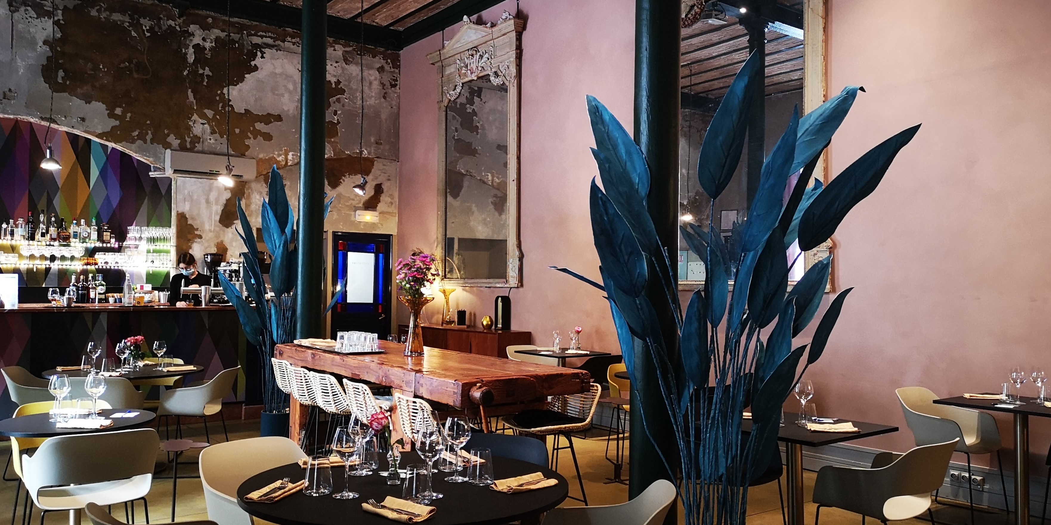 Café Roma, Avignone, la sala