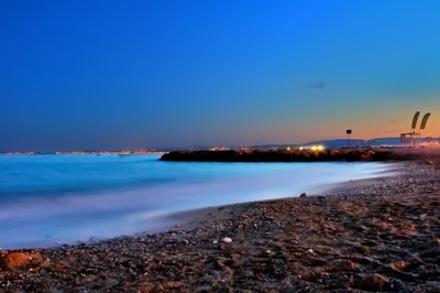Cagnes-sur-Mer, la spiaggia di notte © Maxime Bianchi