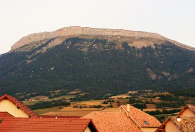 Céüse, dal villaggio alle pareti di roccia