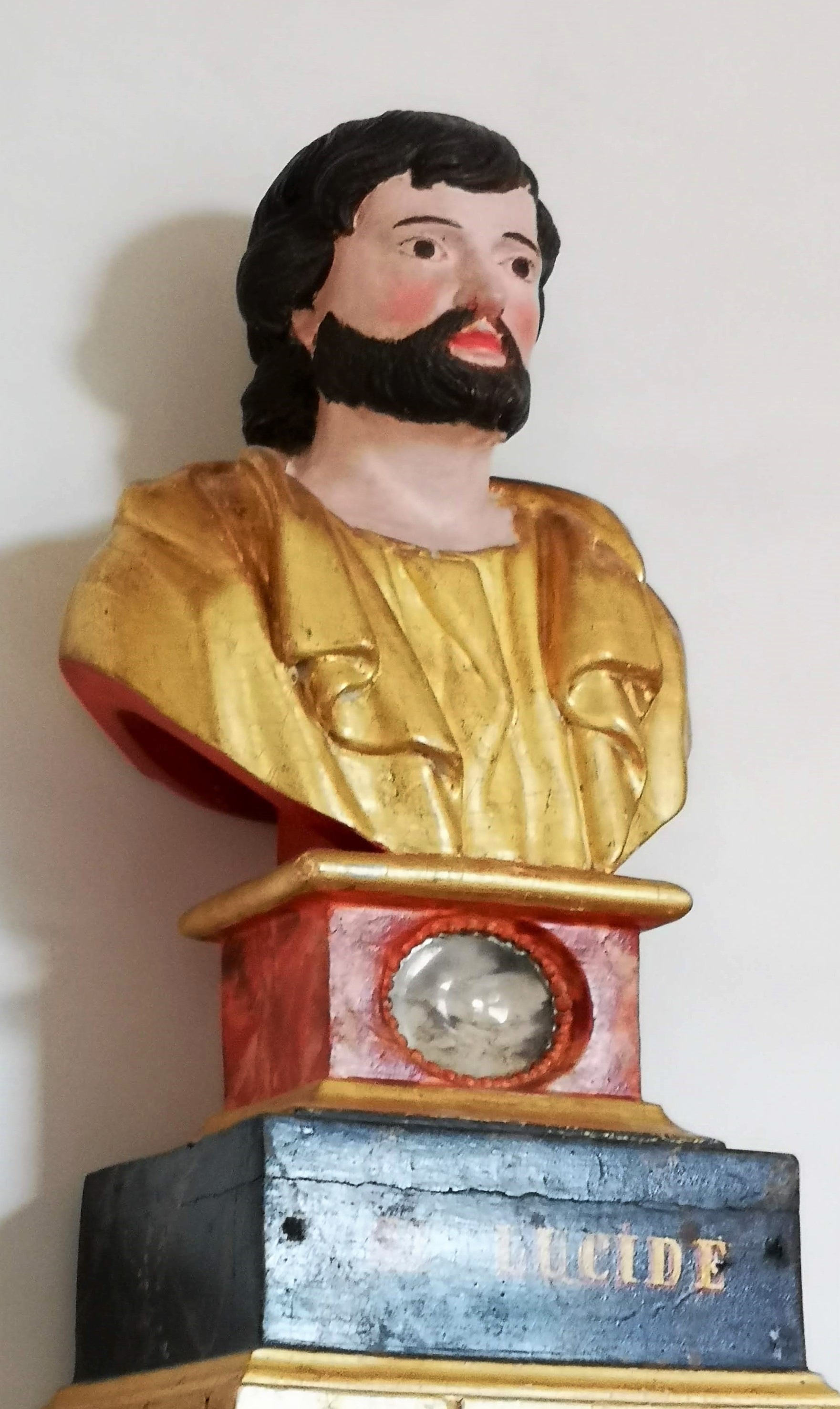 Château de Mille, statua e teca delle reliquie di Saint Lucide