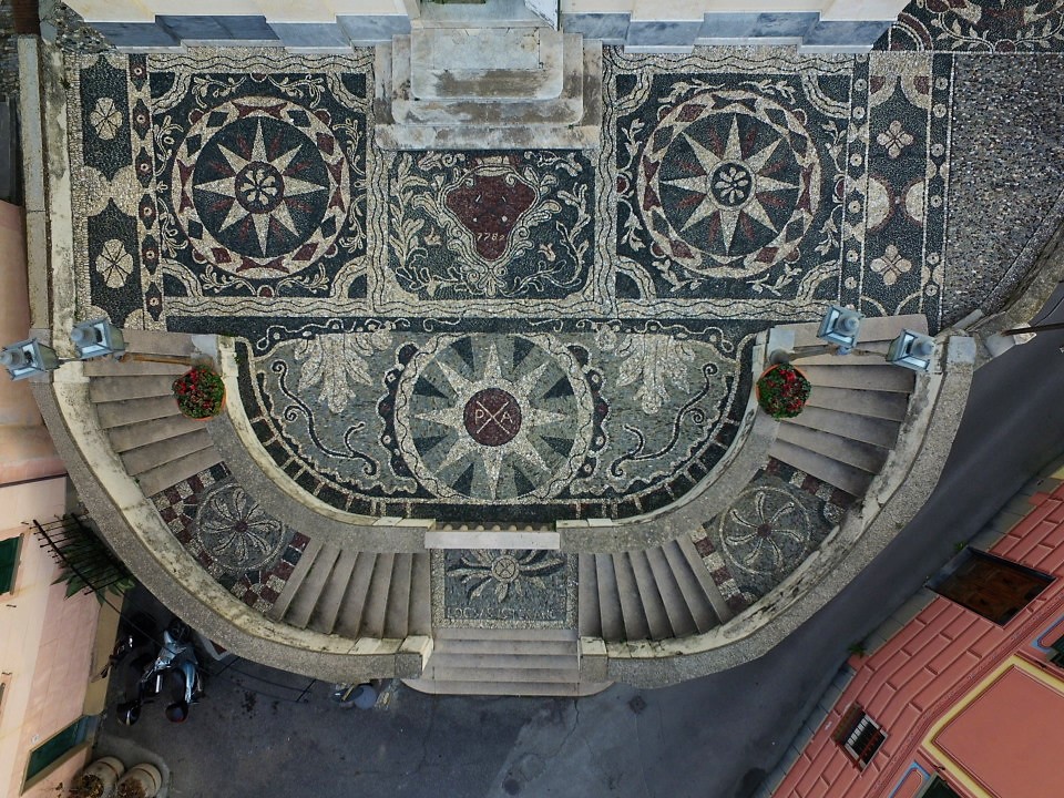 Chiavari - Sagrato della chiesa di San Pietro in Rovereto © Darko Vittorio Perrone