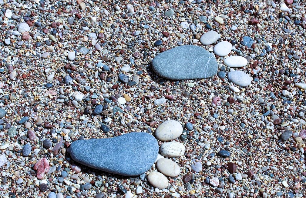 Ci si diverte anche sulle spiagge di sassi