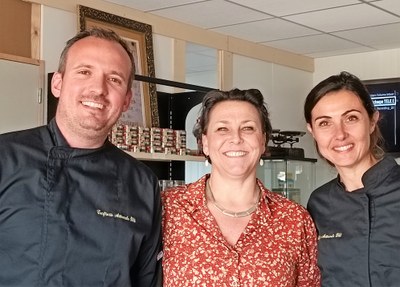 Confiserie 1844, Caroline e Michael Pomiès insieme a Magali Ripert di Vaucluse Provence Attractivité