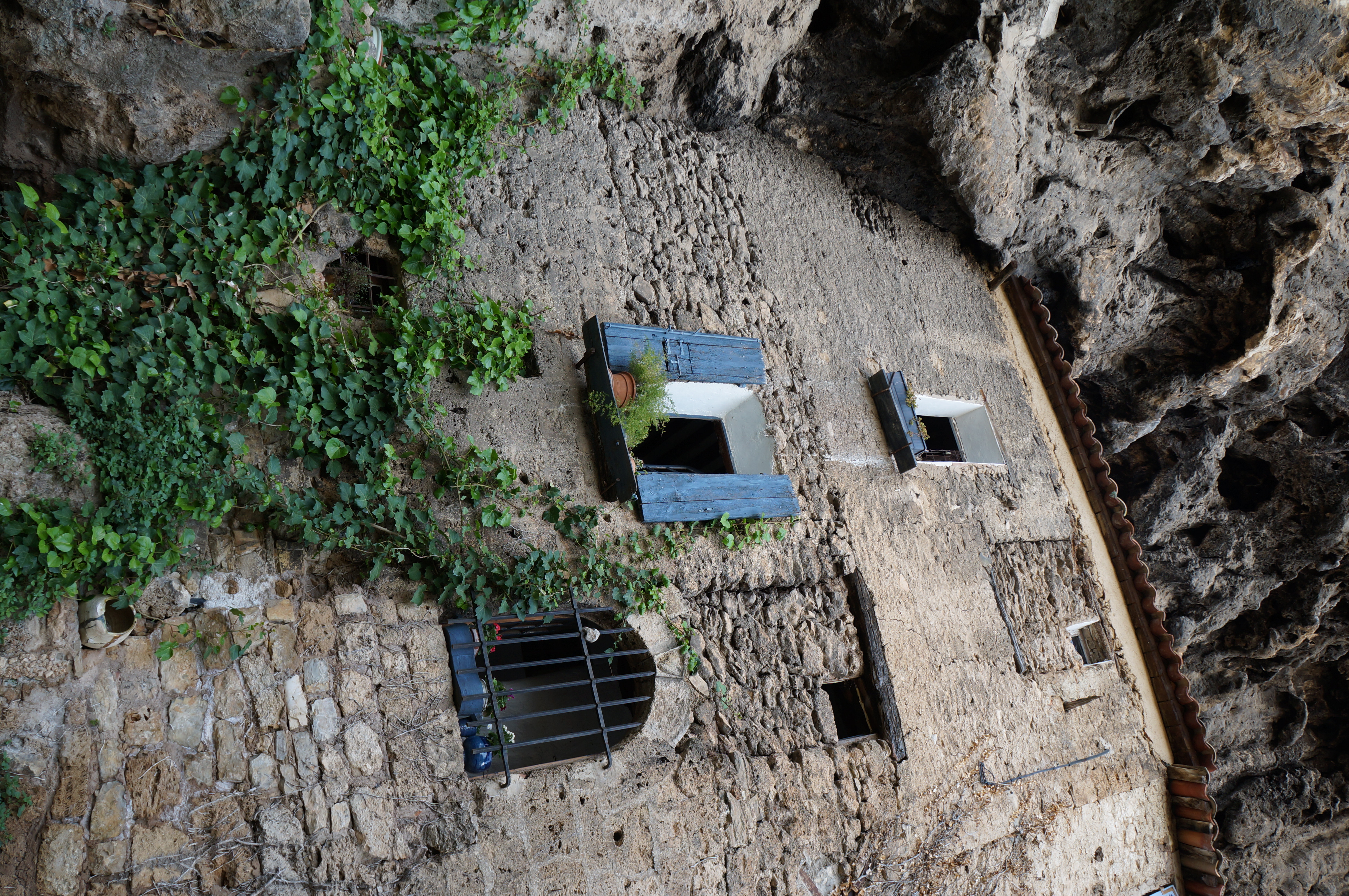 Cotignac, casa nella falesia, Paolo Schubert=