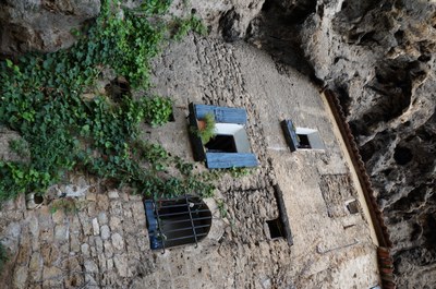 Cotignac, casa nella falesia, Paolo Schubert=